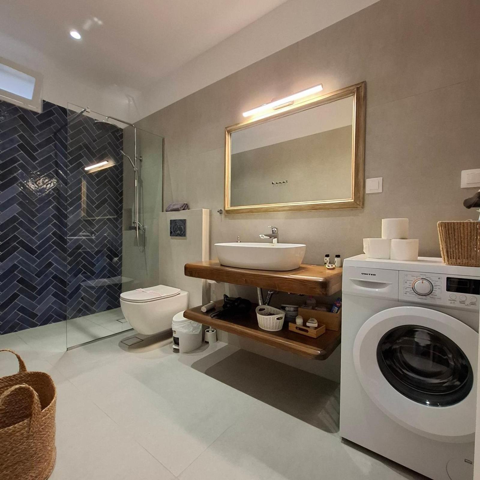Aquarella-Stylish Veranda Apartment In Centre Of Poros Town Exterior foto